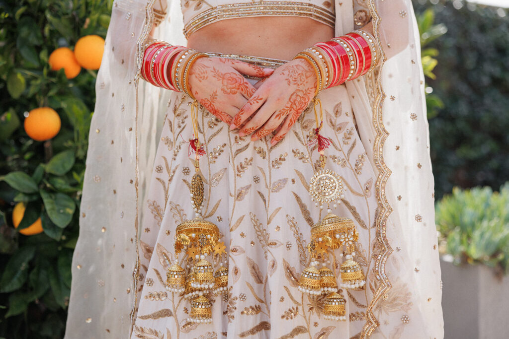 Details of Indian bride dress 
